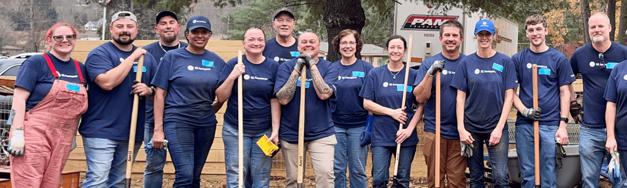 Helene volunteers 